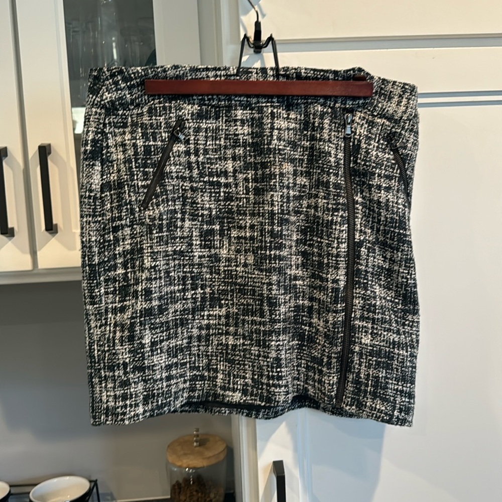 Tweed mini skirt